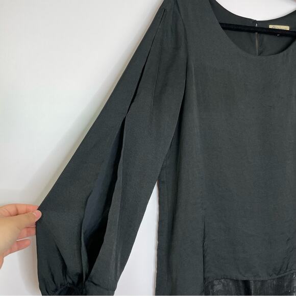 Democracy black blouse keyhole back cold shoulder sleeve size Medium - Picture 5 of 13